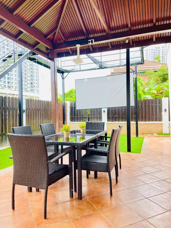 Trendy Family Getaway By Stayco - Mini-Pool, Outdoor Cinema, Air Loft, Ps4, Ktv - Just 2 Mins To Beach! Batu Feringgi Exterior foto